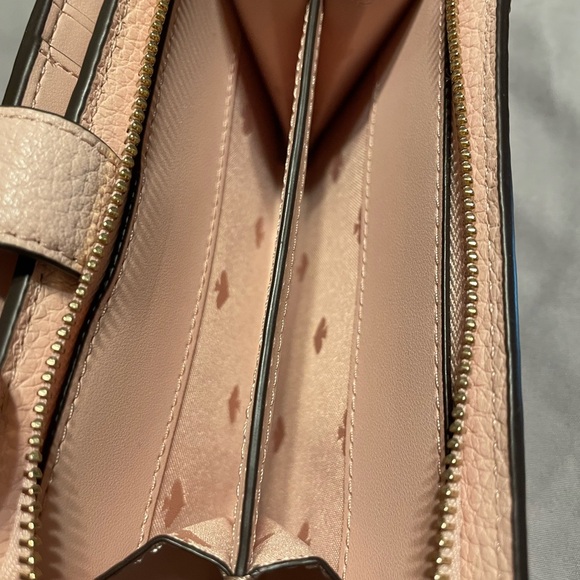 Kate Spade Cream Wallet - Picture 4 of 8